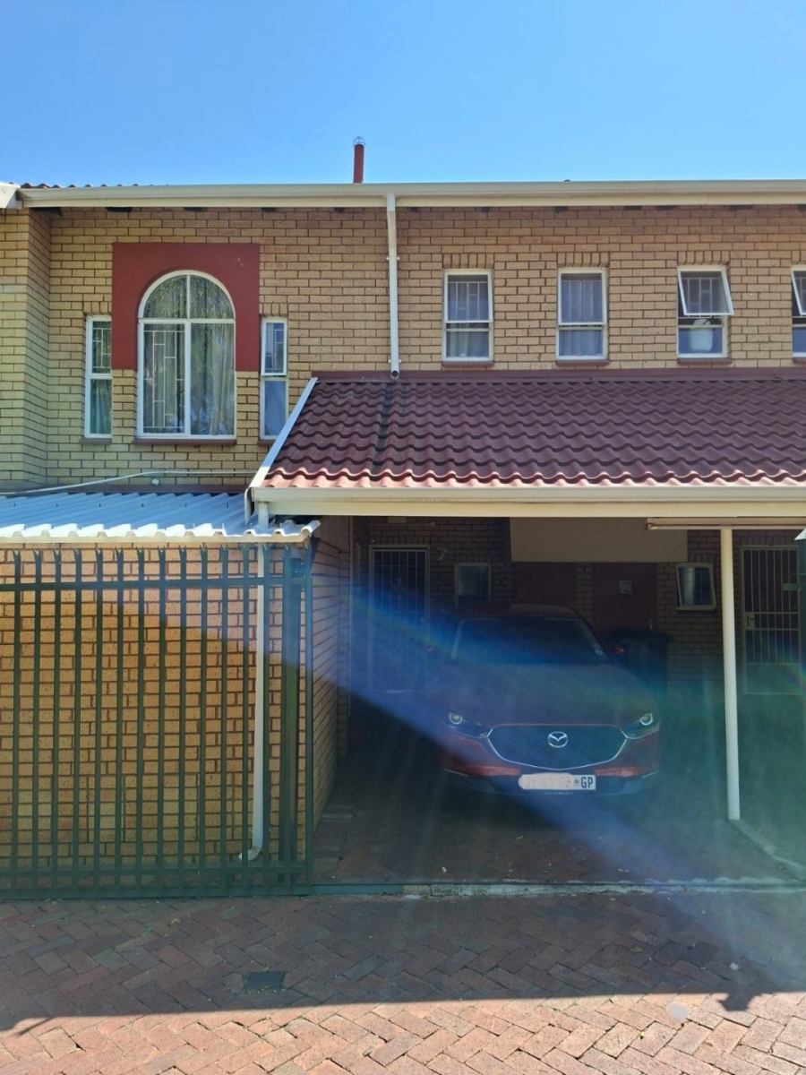 3 Bedroom Property for Sale in Magalieskruin Gauteng