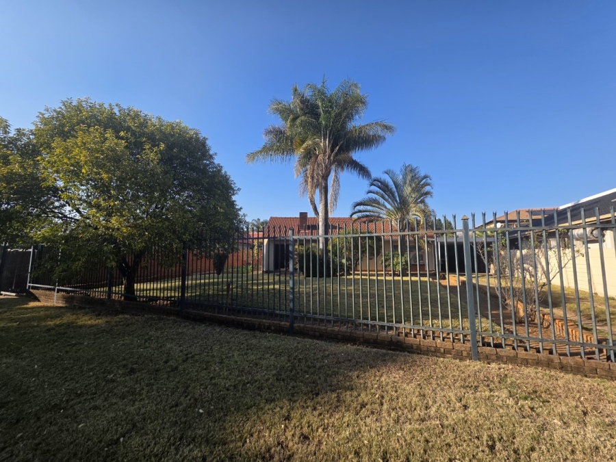 3 Bedroom Property for Sale in Montana Tuine Gauteng
