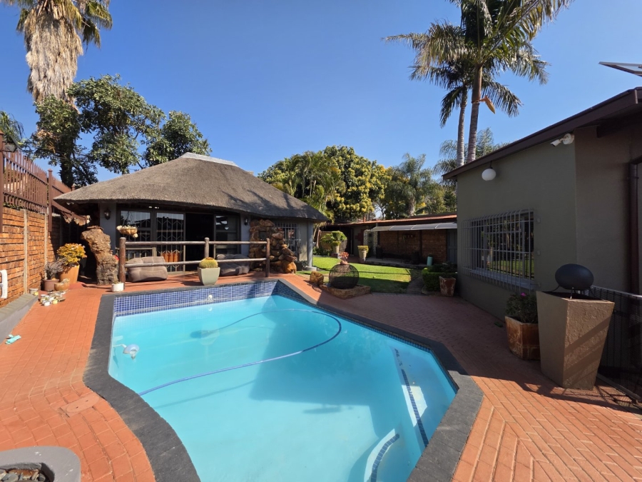 3 Bedroom Property for Sale in Sinoville Gauteng