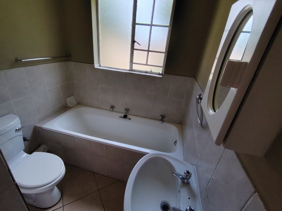 To Let 2 Bedroom Property for Rent in Heuwelsig Estate Gauteng