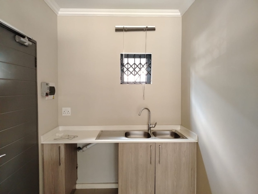 To Let 2 Bedroom Property for Rent in Halfway Gardens Gauteng