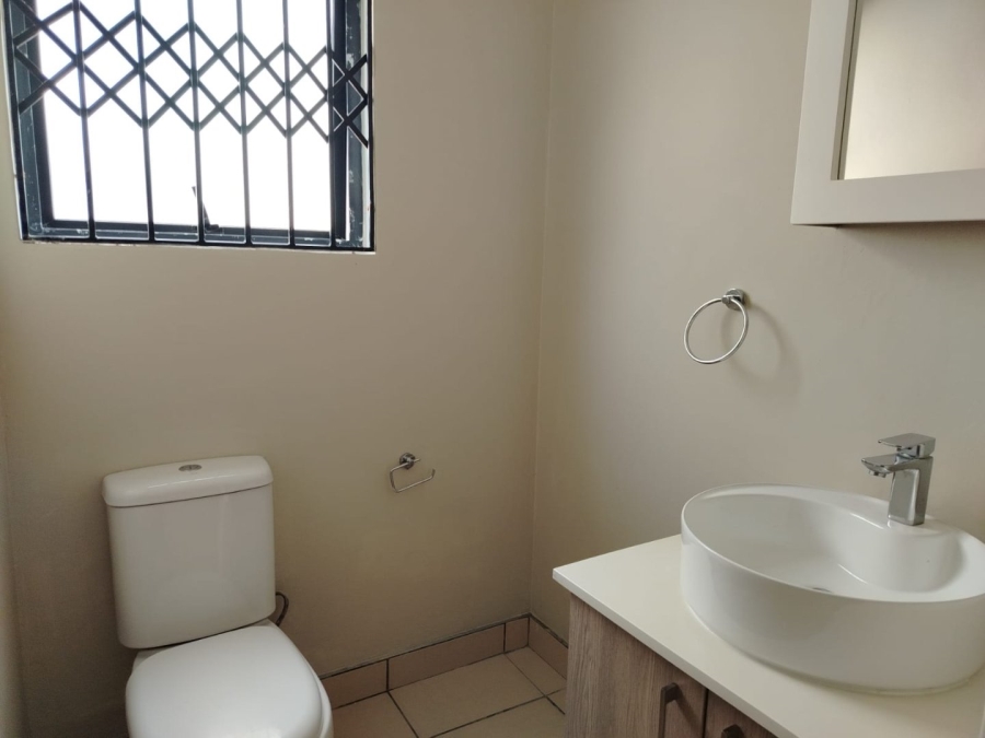 To Let 2 Bedroom Property for Rent in Halfway Gardens Gauteng