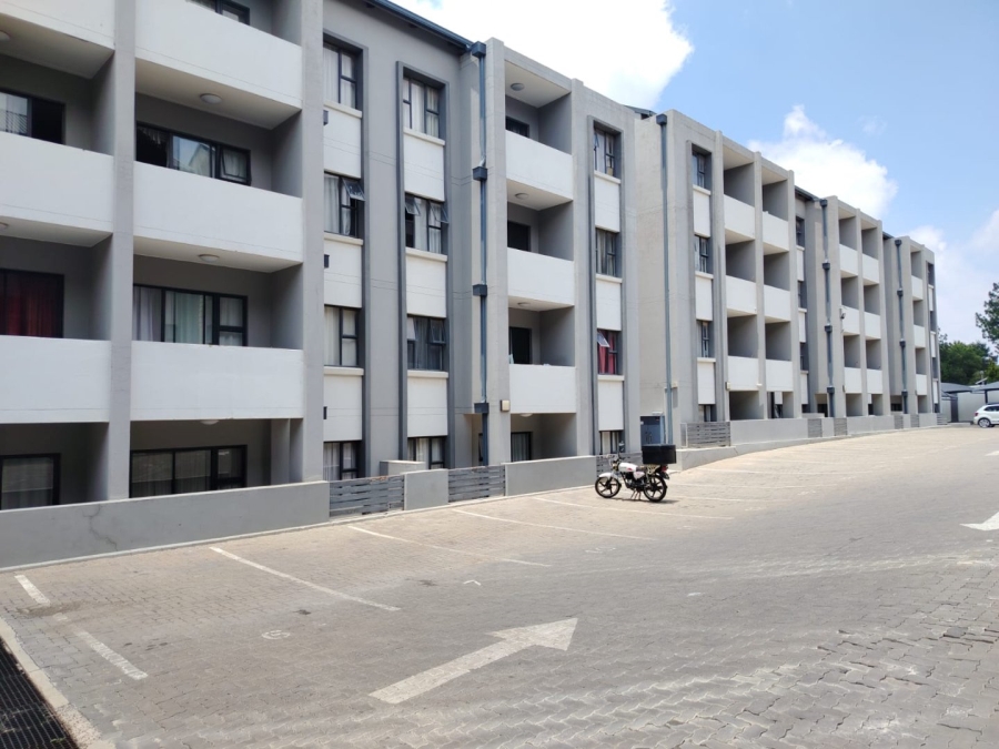 To Let 2 Bedroom Property for Rent in Halfway Gardens Gauteng