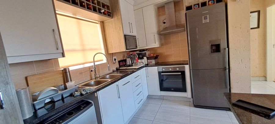 2 Bedroom Property for Sale in Ormonde View Gauteng