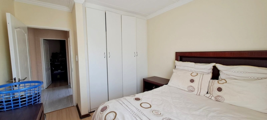2 Bedroom Property for Sale in Ormonde View Gauteng