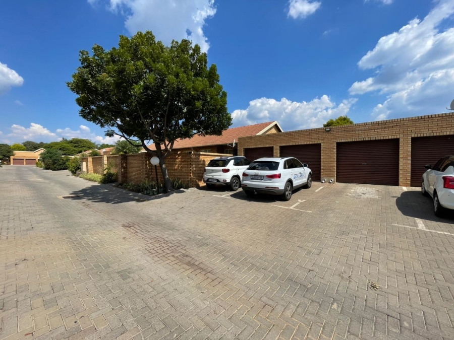 2 Bedroom Property for Sale in Sinoville Gauteng