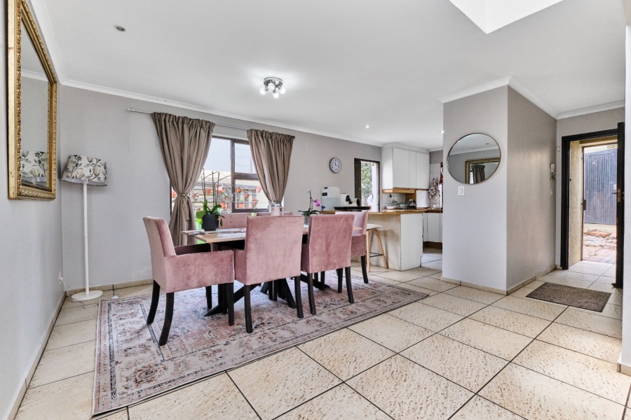 3 Bedroom Property for Sale in Magaliessig Gauteng