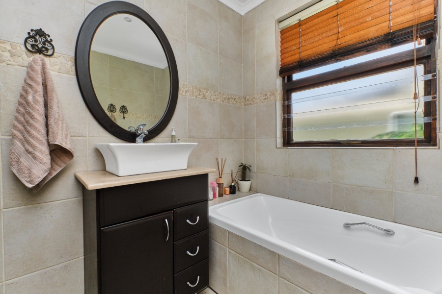 3 Bedroom Property for Sale in Magaliessig Gauteng