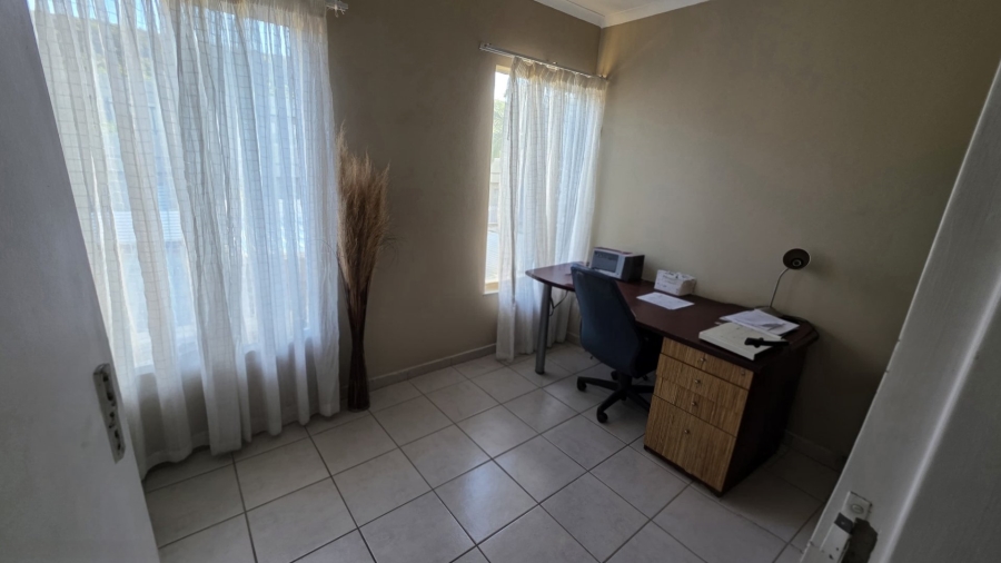 2 Bedroom Property for Sale in Magalieskruin Gauteng