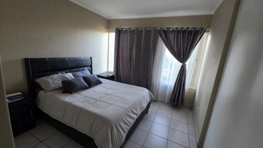 2 Bedroom Property for Sale in Magalieskruin Gauteng