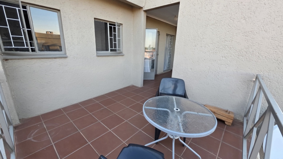 2 Bedroom Property for Sale in Magalieskruin Gauteng