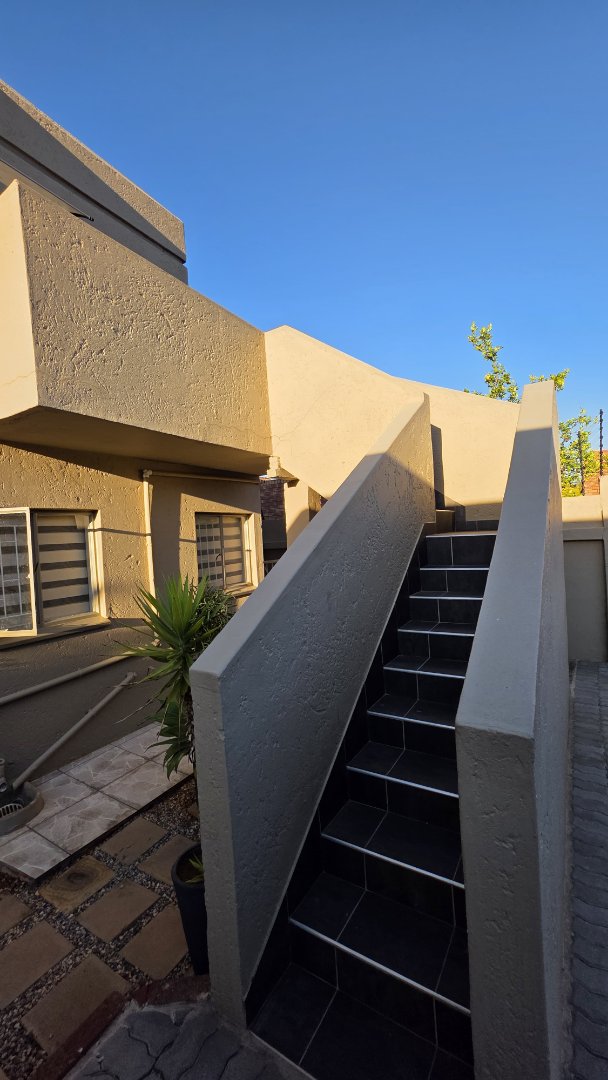 2 Bedroom Property for Sale in Magalieskruin Gauteng