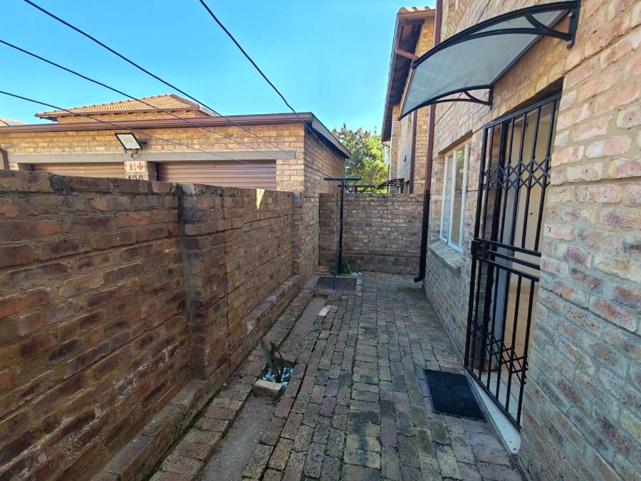 3 Bedroom Property for Sale in Annlin Gauteng
