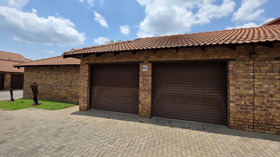 2 Bedroom Property for Sale in Annlin Gauteng