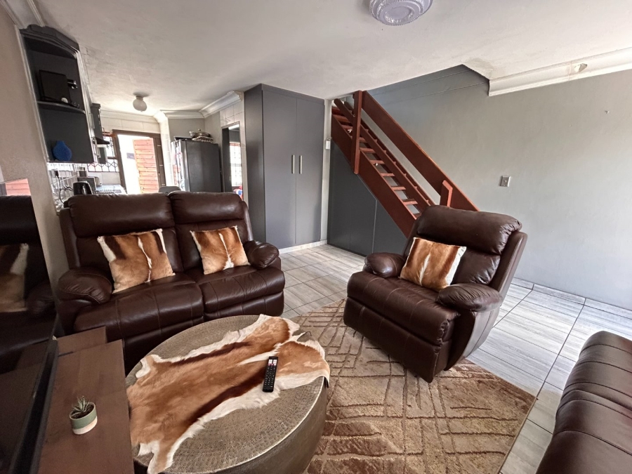 3 Bedroom Property for Sale in Birchleigh North Gauteng