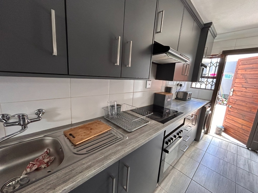 3 Bedroom Property for Sale in Birchleigh North Gauteng