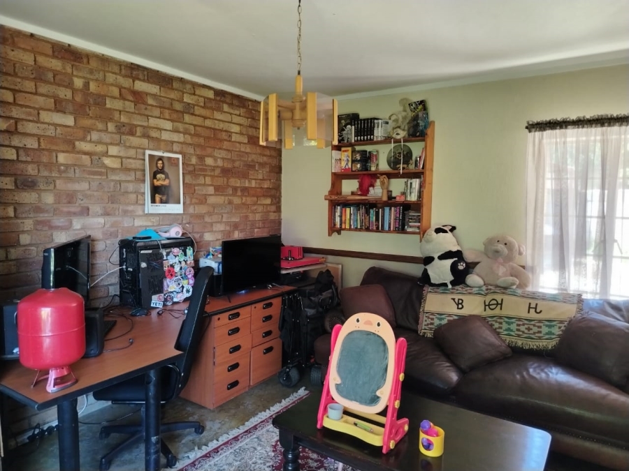 4 Bedroom Property for Sale in Meyerspark Gauteng