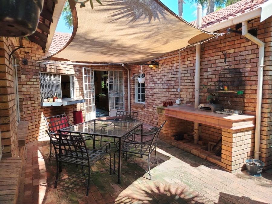 4 Bedroom Property for Sale in Meyerspark Gauteng