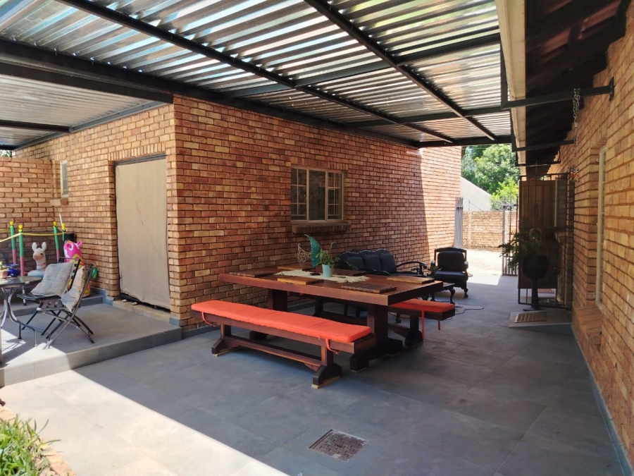 4 Bedroom Property for Sale in Meyerspark Gauteng