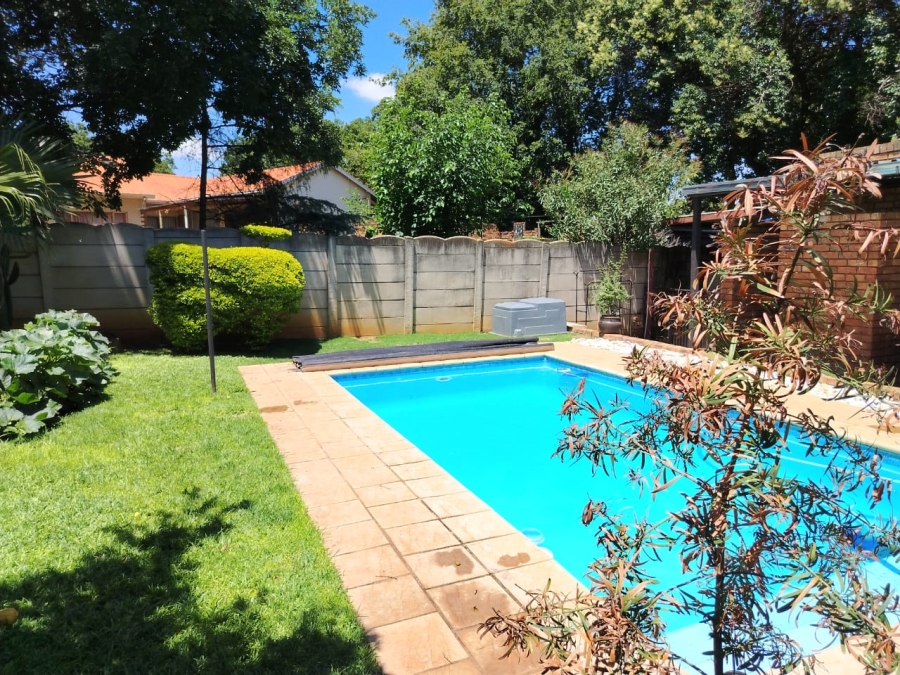 4 Bedroom Property for Sale in Meyerspark Gauteng