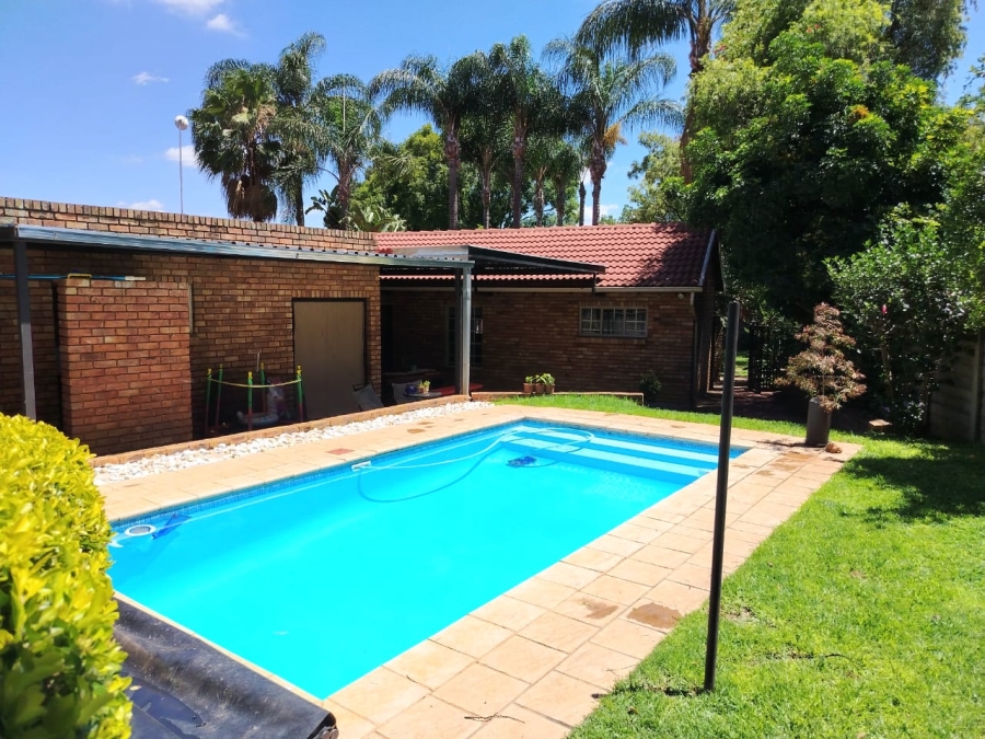 4 Bedroom Property for Sale in Meyerspark Gauteng