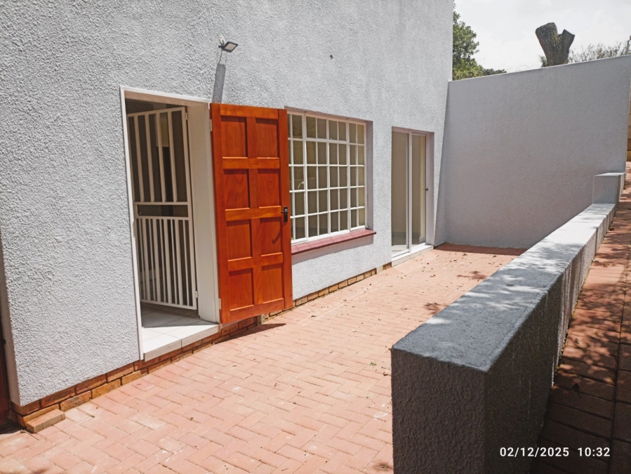To Let 2 Bedroom Property for Rent in Weltevreden Park Gauteng