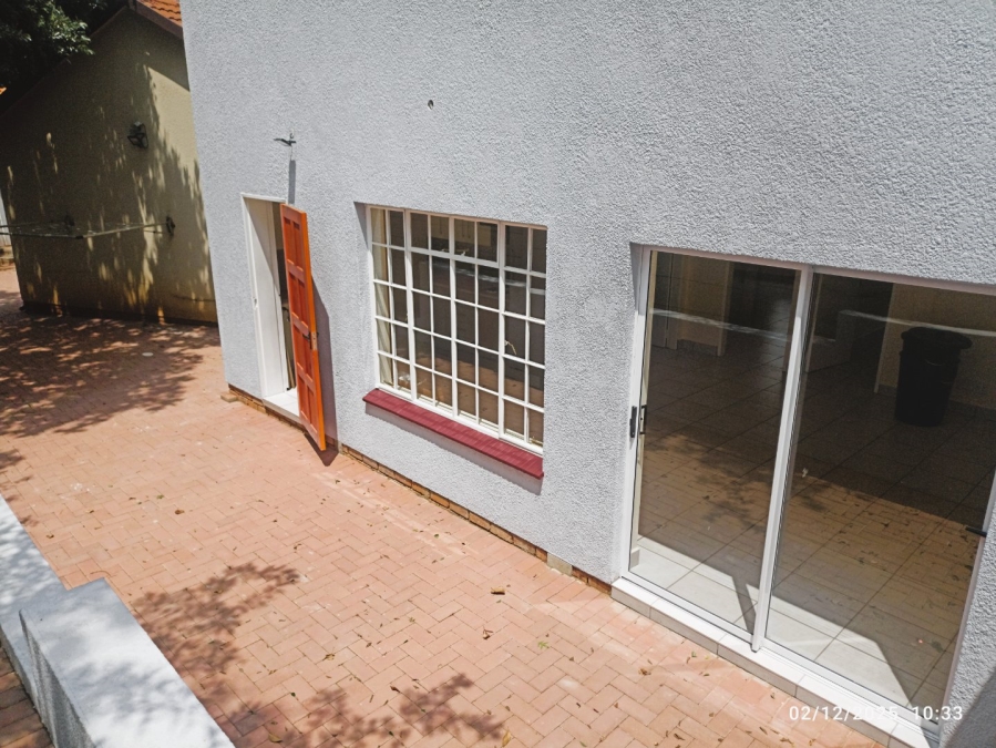 To Let 2 Bedroom Property for Rent in Weltevreden Park Gauteng