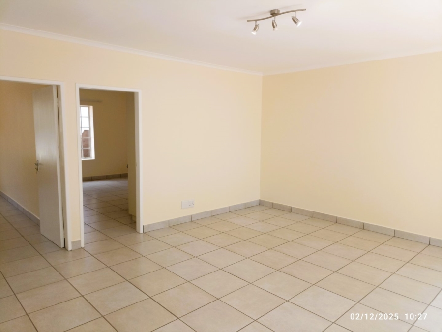 To Let 2 Bedroom Property for Rent in Weltevreden Park Gauteng