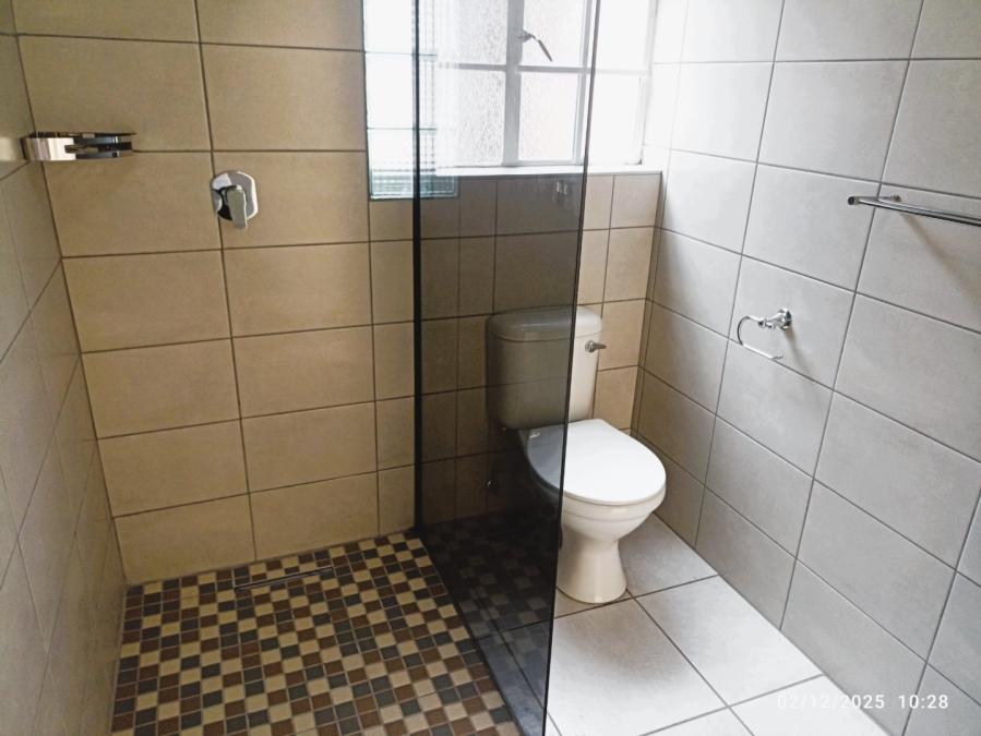 To Let 2 Bedroom Property for Rent in Weltevreden Park Gauteng