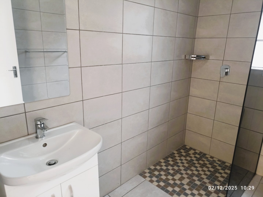 To Let 2 Bedroom Property for Rent in Weltevreden Park Gauteng