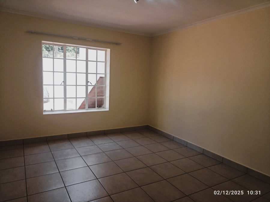 To Let 2 Bedroom Property for Rent in Weltevreden Park Gauteng