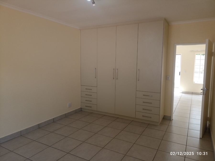 To Let 2 Bedroom Property for Rent in Weltevreden Park Gauteng