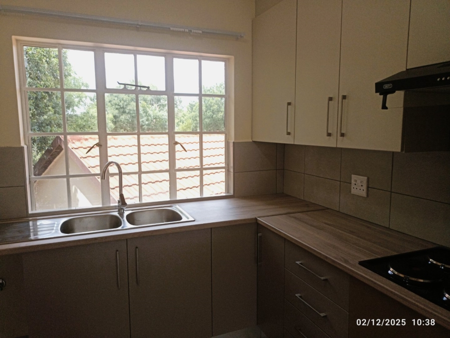 To Let 2 Bedroom Property for Rent in Weltevreden Park Gauteng