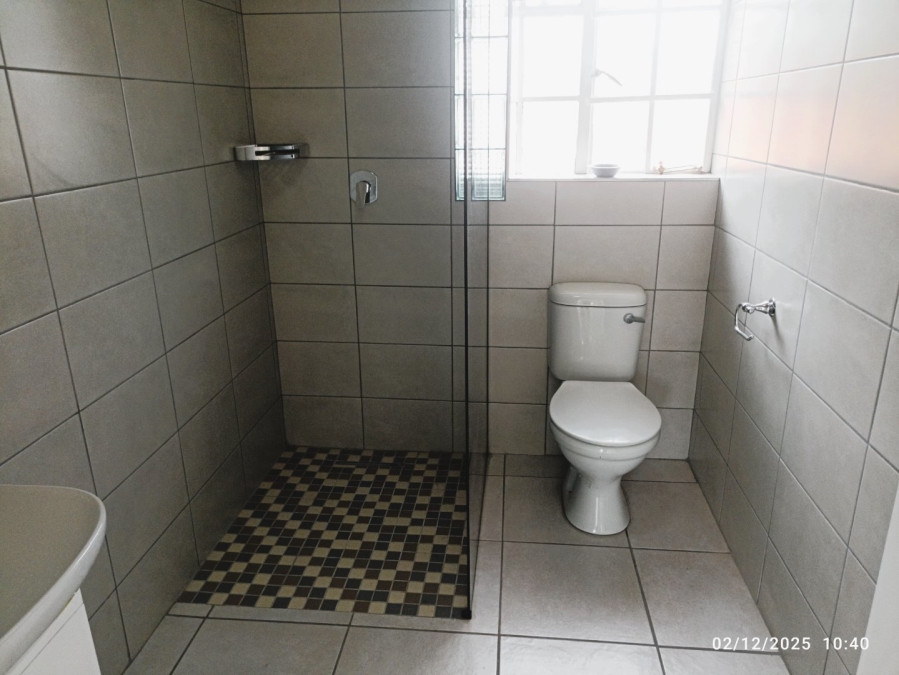 To Let 2 Bedroom Property for Rent in Weltevreden Park Gauteng