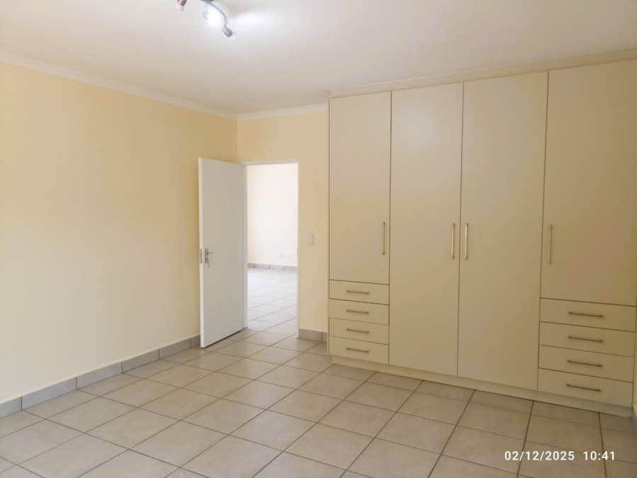 To Let 2 Bedroom Property for Rent in Weltevreden Park Gauteng