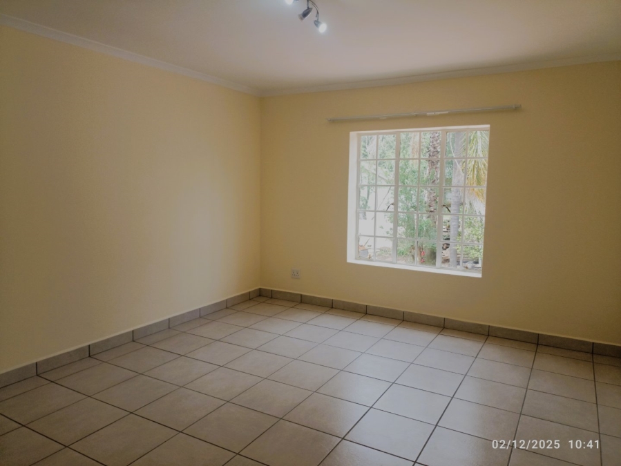 To Let 2 Bedroom Property for Rent in Weltevreden Park Gauteng