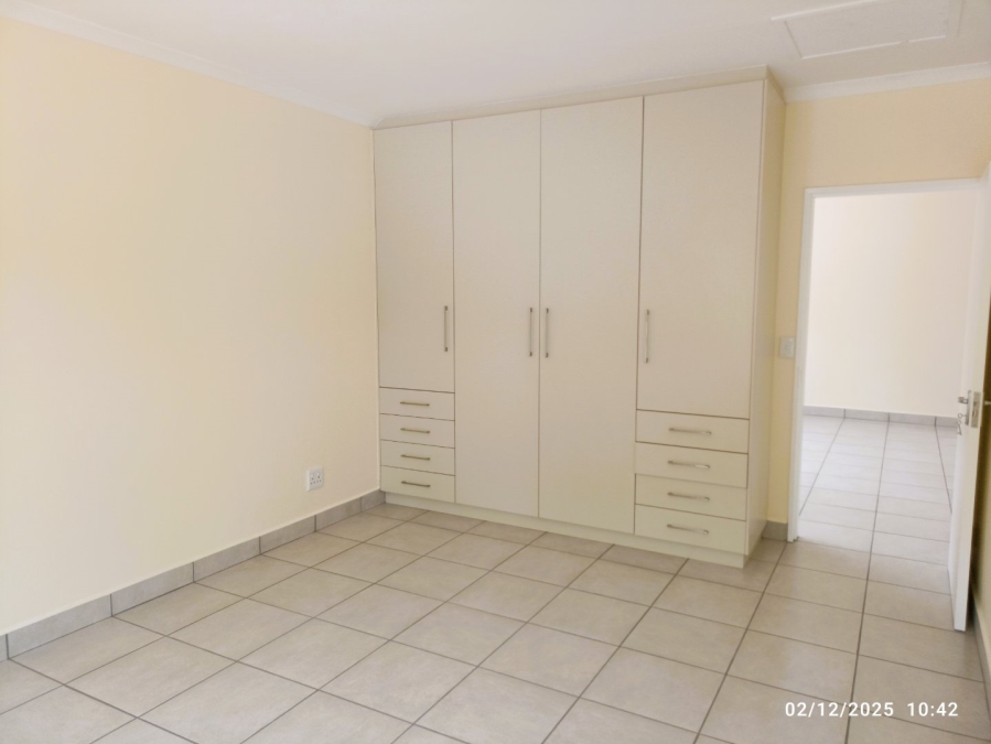 To Let 2 Bedroom Property for Rent in Weltevreden Park Gauteng