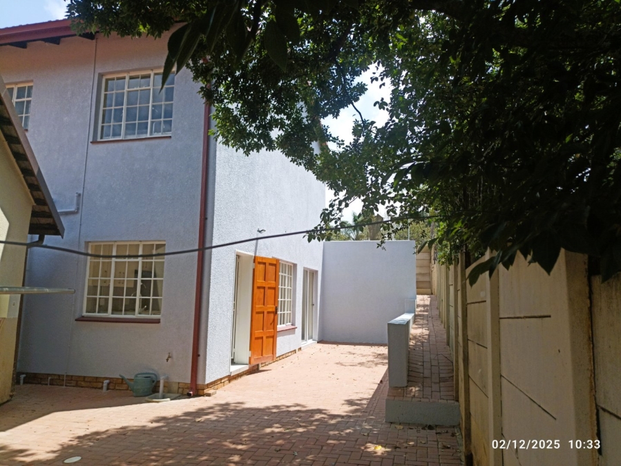 To Let 2 Bedroom Property for Rent in Weltevreden Park Gauteng