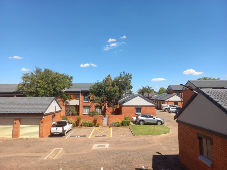 2 Bedroom Property for Sale in Mooikloof Ridge Gauteng