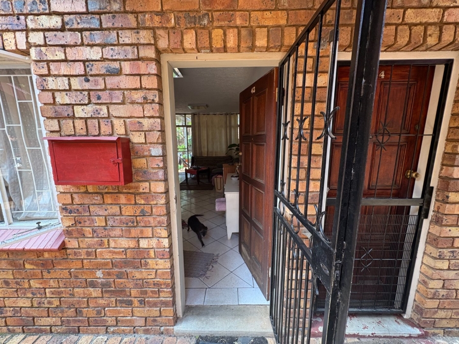 2 Bedroom Property for Sale in Zwartkop Gauteng