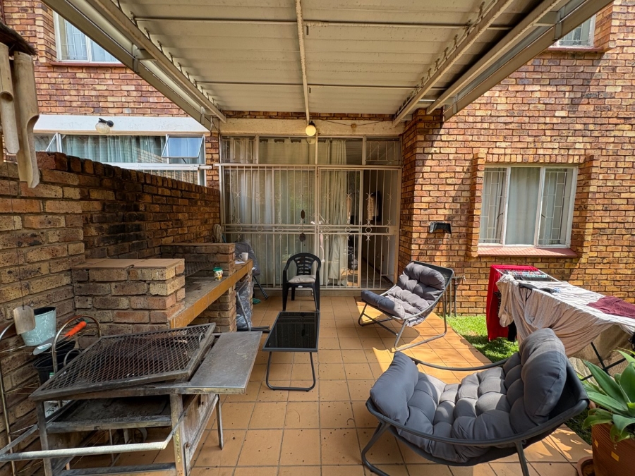 2 Bedroom Property for Sale in Zwartkop Gauteng