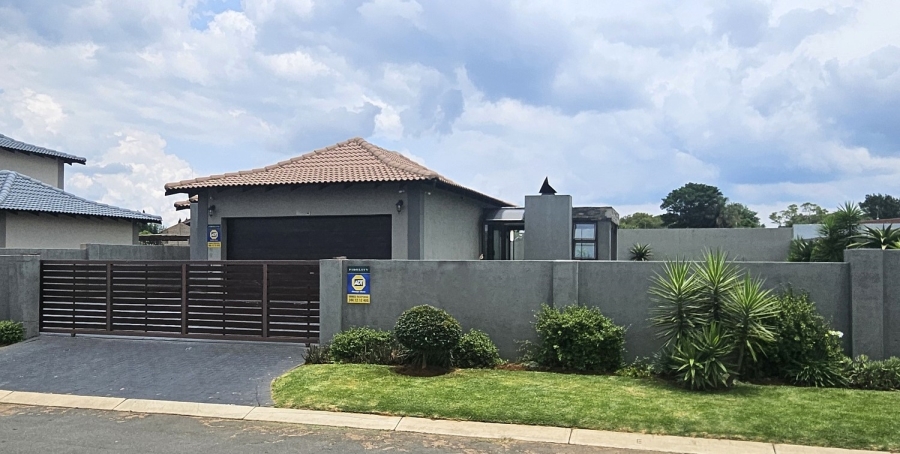 3 Bedroom Property for Sale in Halfway House Gauteng