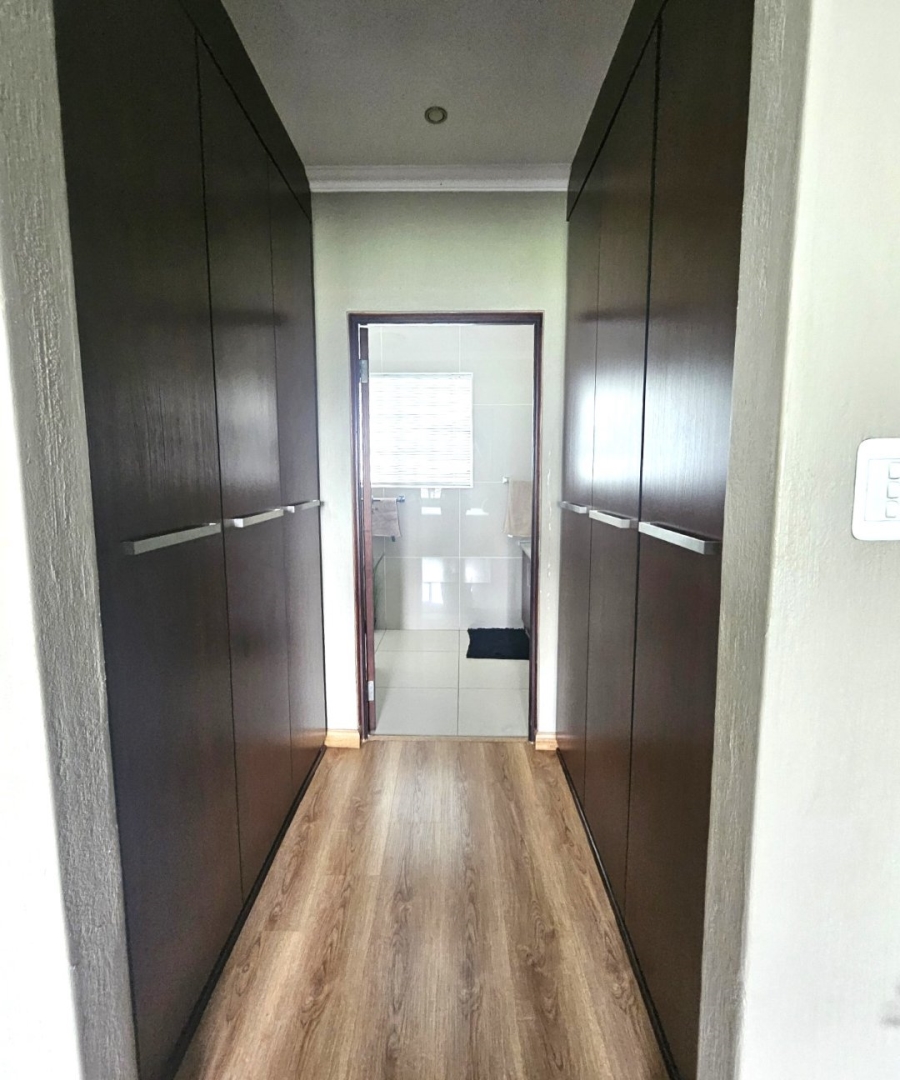 3 Bedroom Property for Sale in Halfway House Gauteng