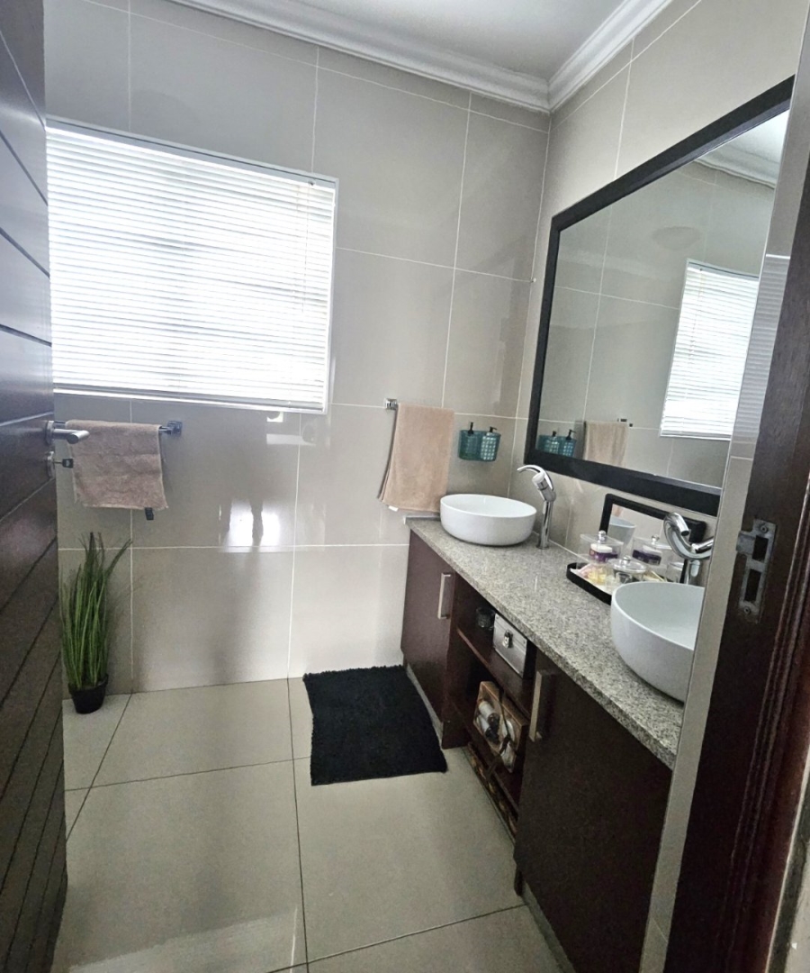 3 Bedroom Property for Sale in Halfway House Gauteng