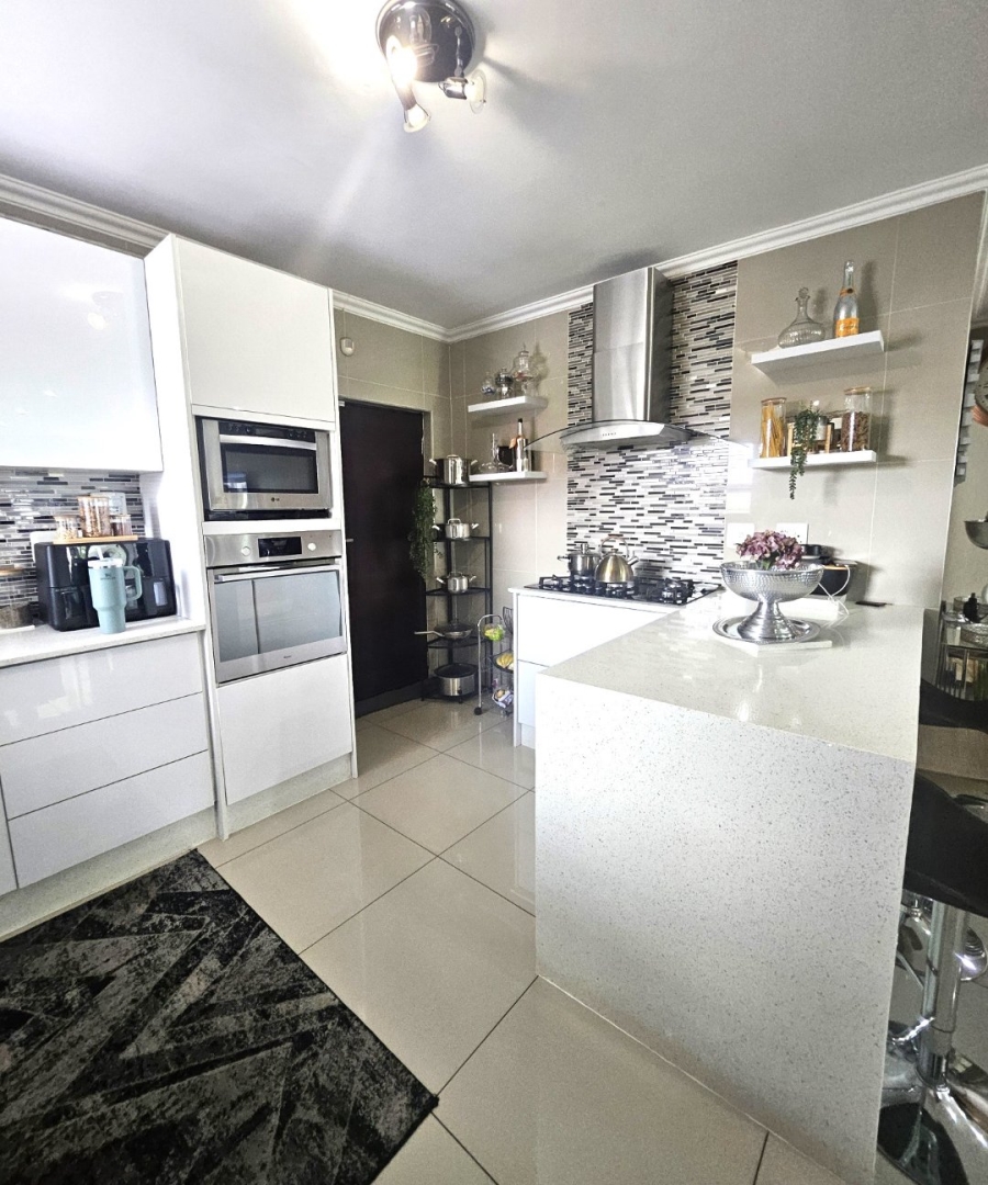 3 Bedroom Property for Sale in Halfway House Gauteng
