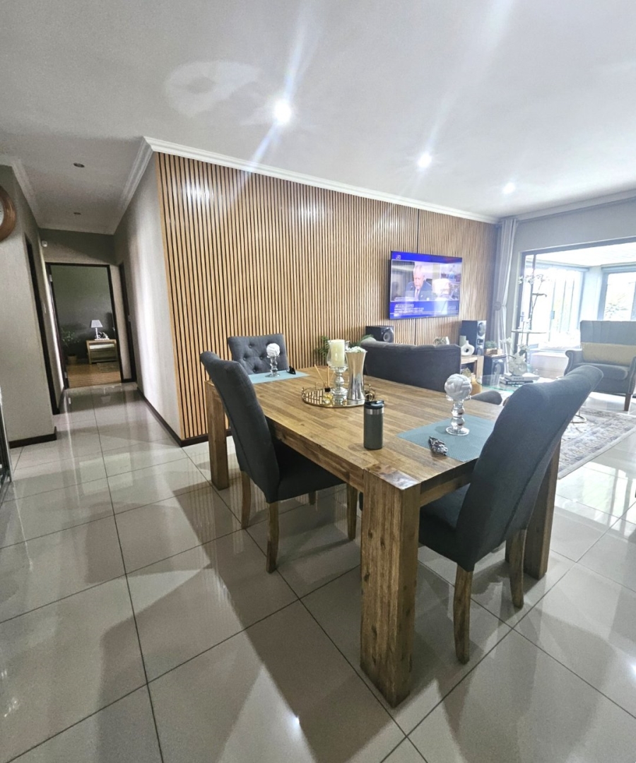 3 Bedroom Property for Sale in Halfway House Gauteng