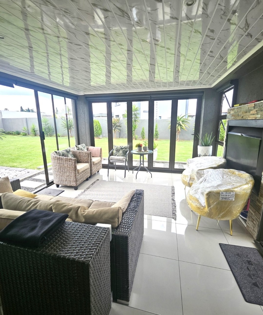 3 Bedroom Property for Sale in Halfway House Gauteng