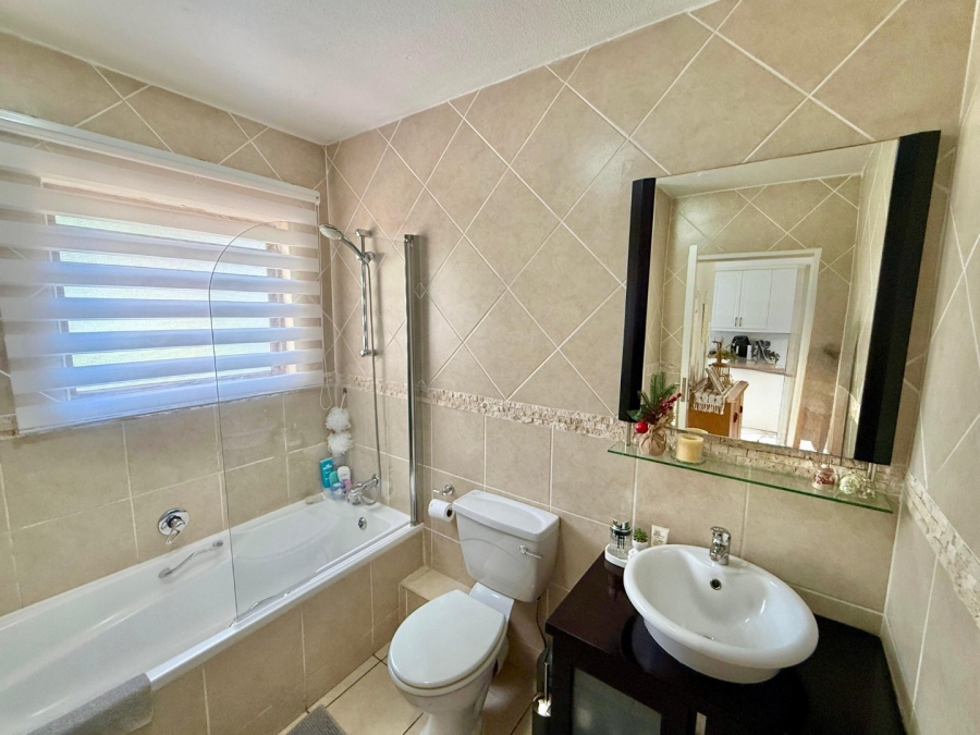 2 Bedroom Property for Sale in New Market Park Gauteng