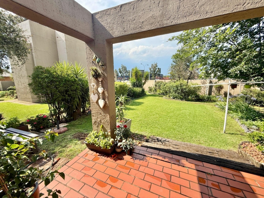 2 Bedroom Property for Sale in New Market Park Gauteng