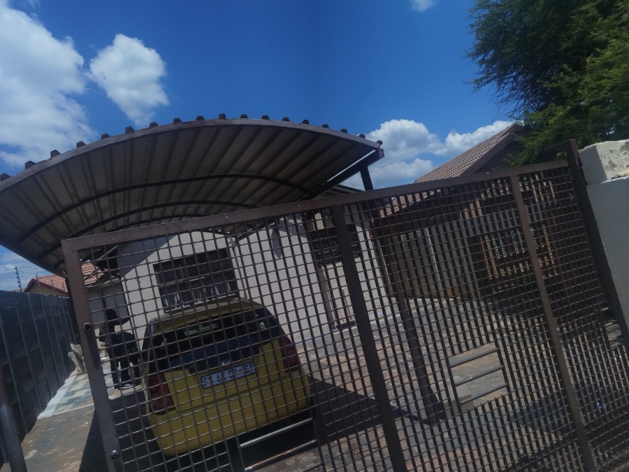 To Let 3 Bedroom Property for Rent in Soshanguve VV Gauteng